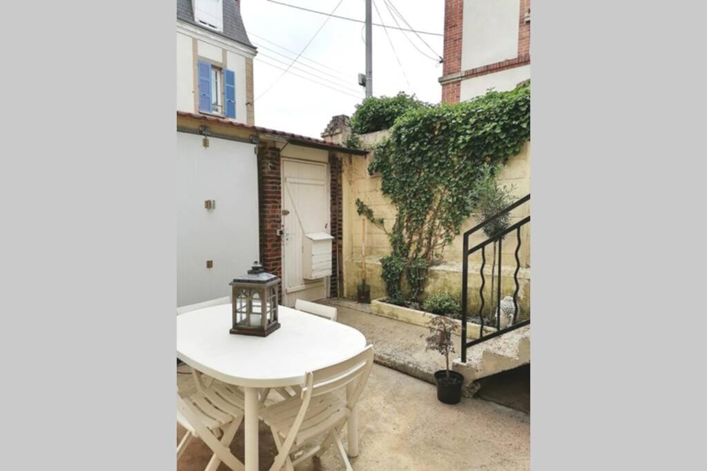Les Etapes Chartraines Parking Wifi Jaccuzi Apartment Chartres Bagian luar foto