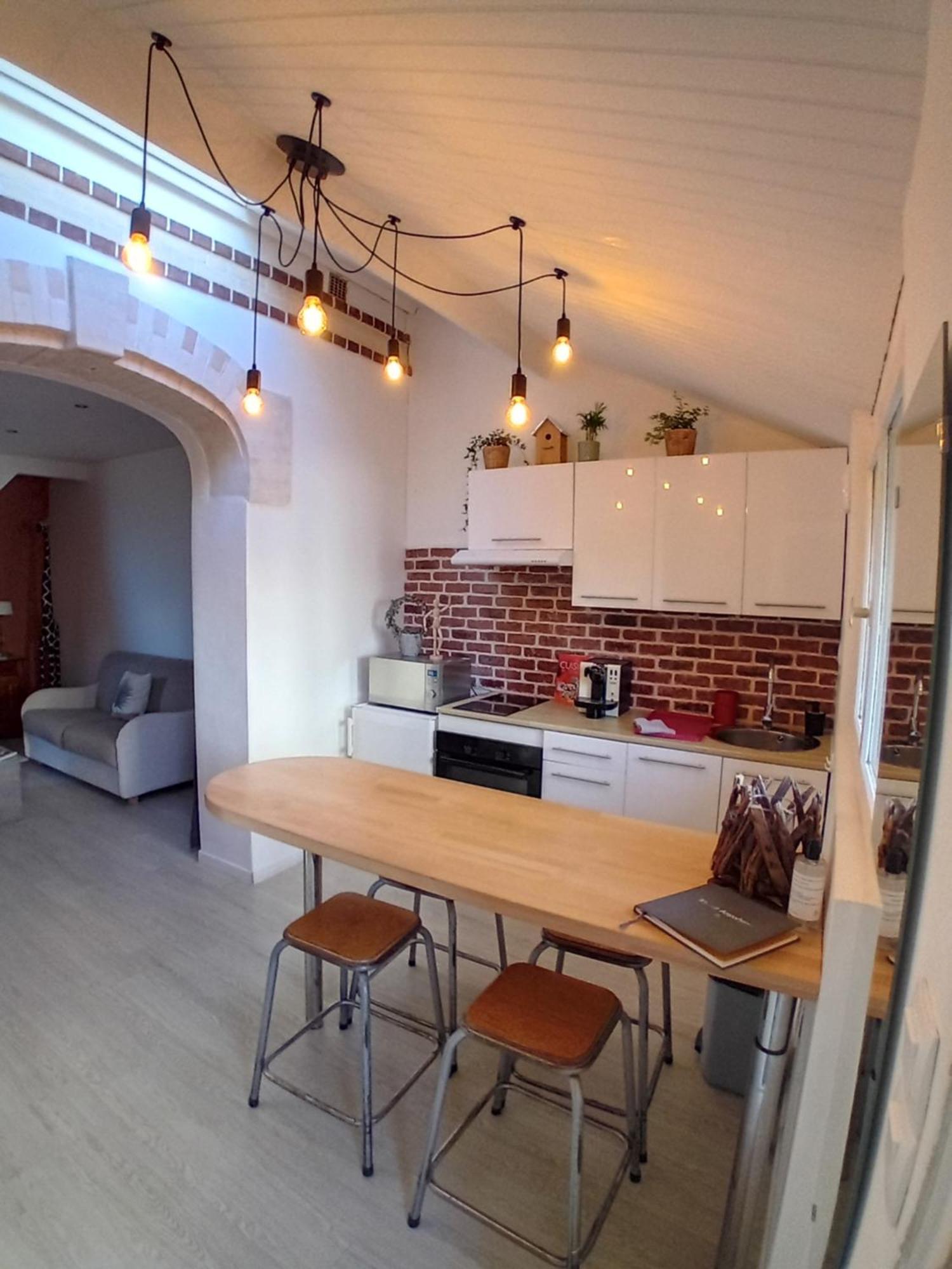 Les Etapes Chartraines Parking Wifi Jaccuzi Apartment Chartres Bagian luar foto